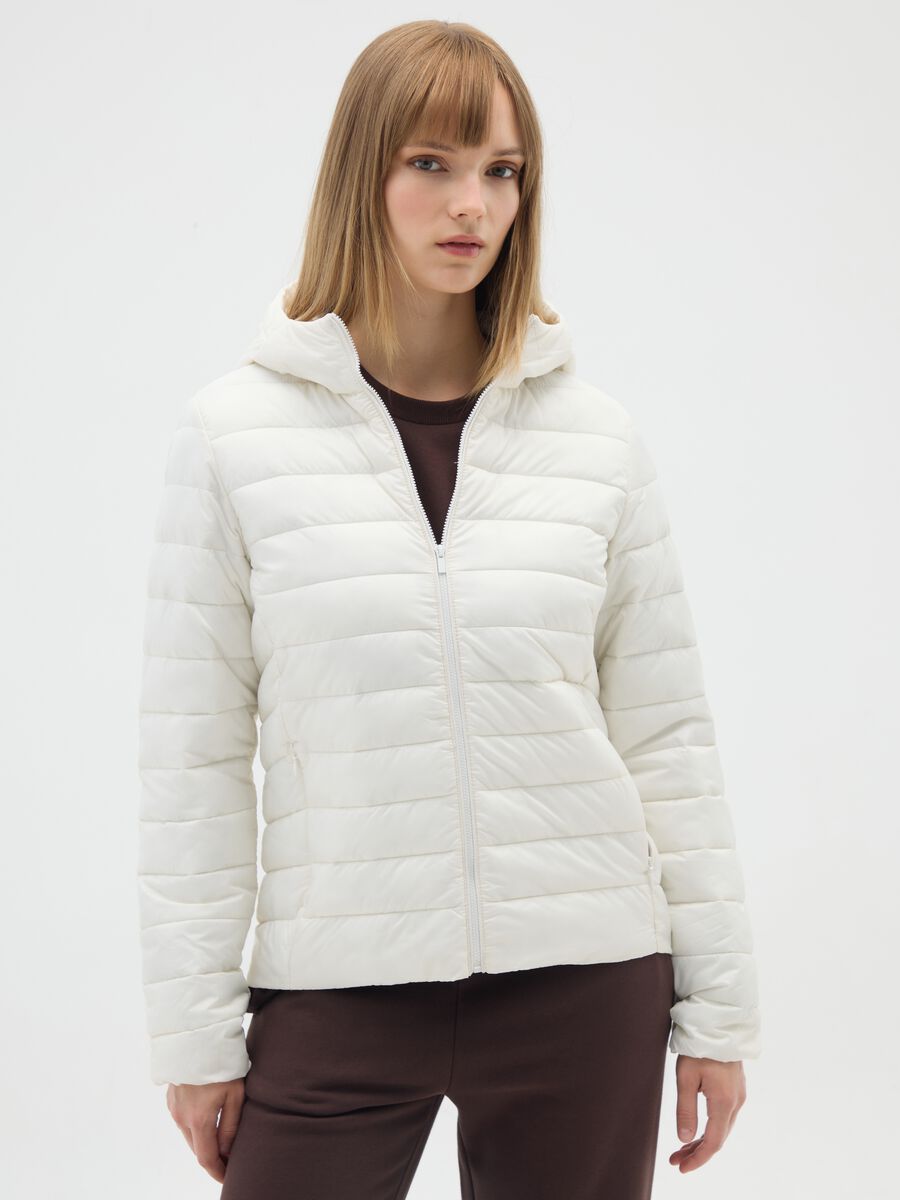 White padded regular fit jacket with hood_0