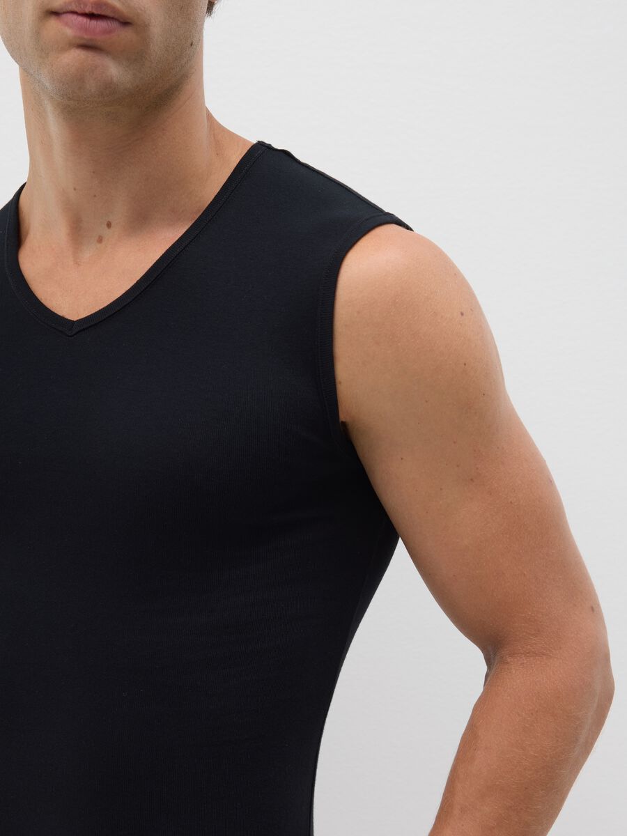 Men's Pure Black Cotton Vest_3