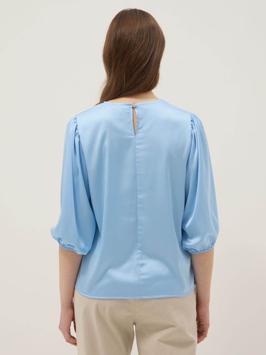 Maglia a maniche lunghe azzurra regular fit con chiusura a goccia_4