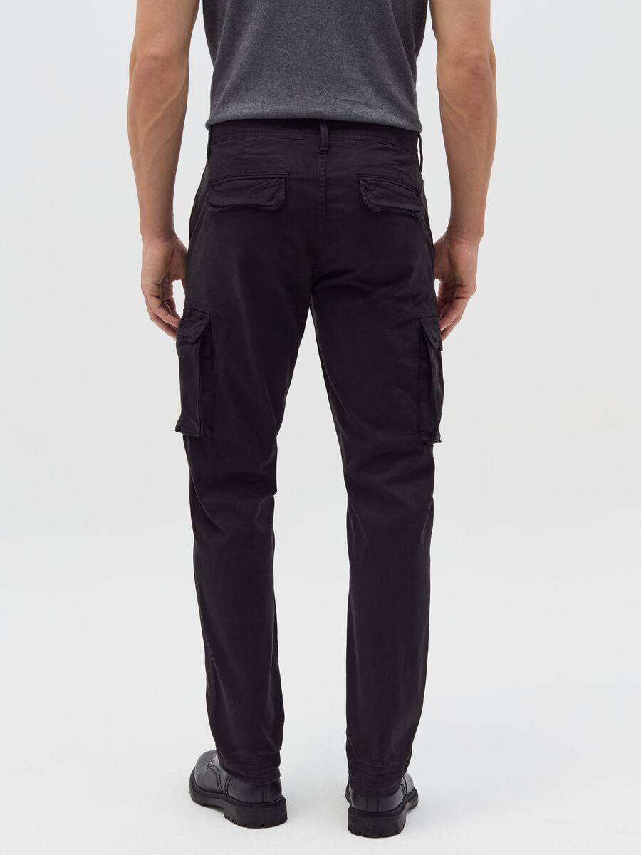 Cargo trousers in twill_3