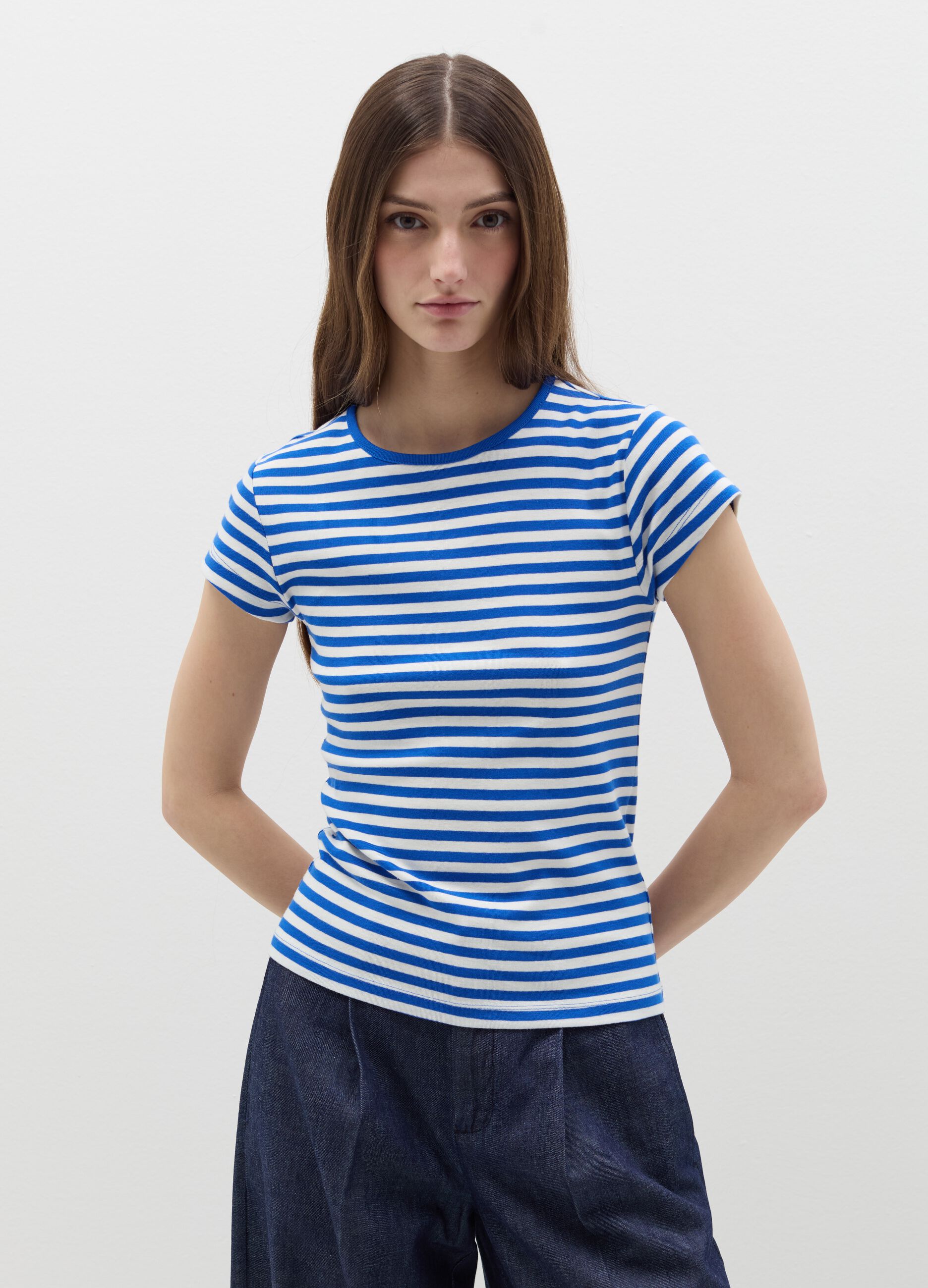 Cotton T-shirt with round neck