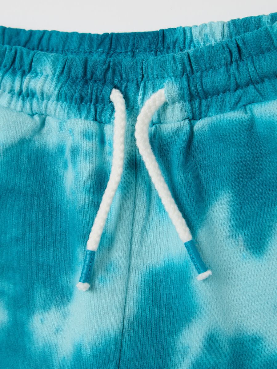Light blue Bermuda joggers in tie-dye cotton with drawstring_2