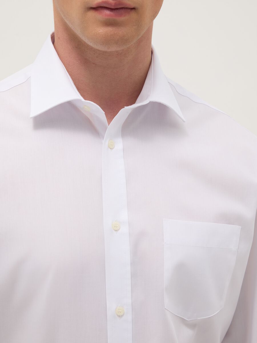 White shirt with classic collar regular fit_1