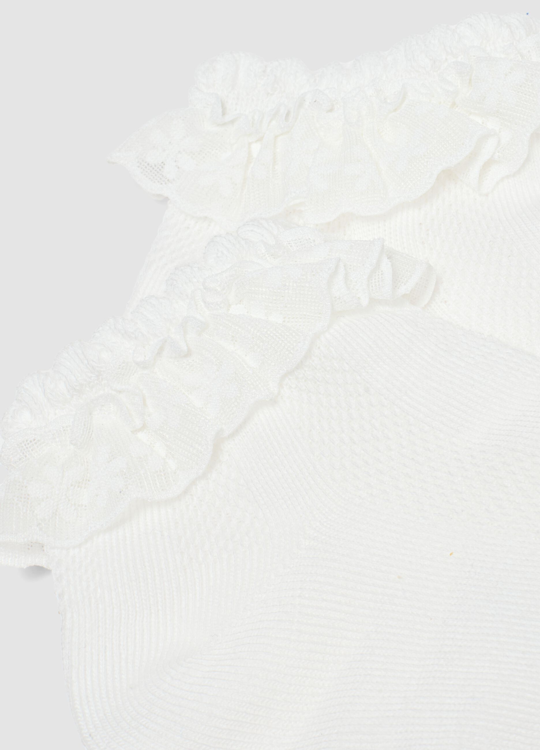 White short cotton socks with frills for girls