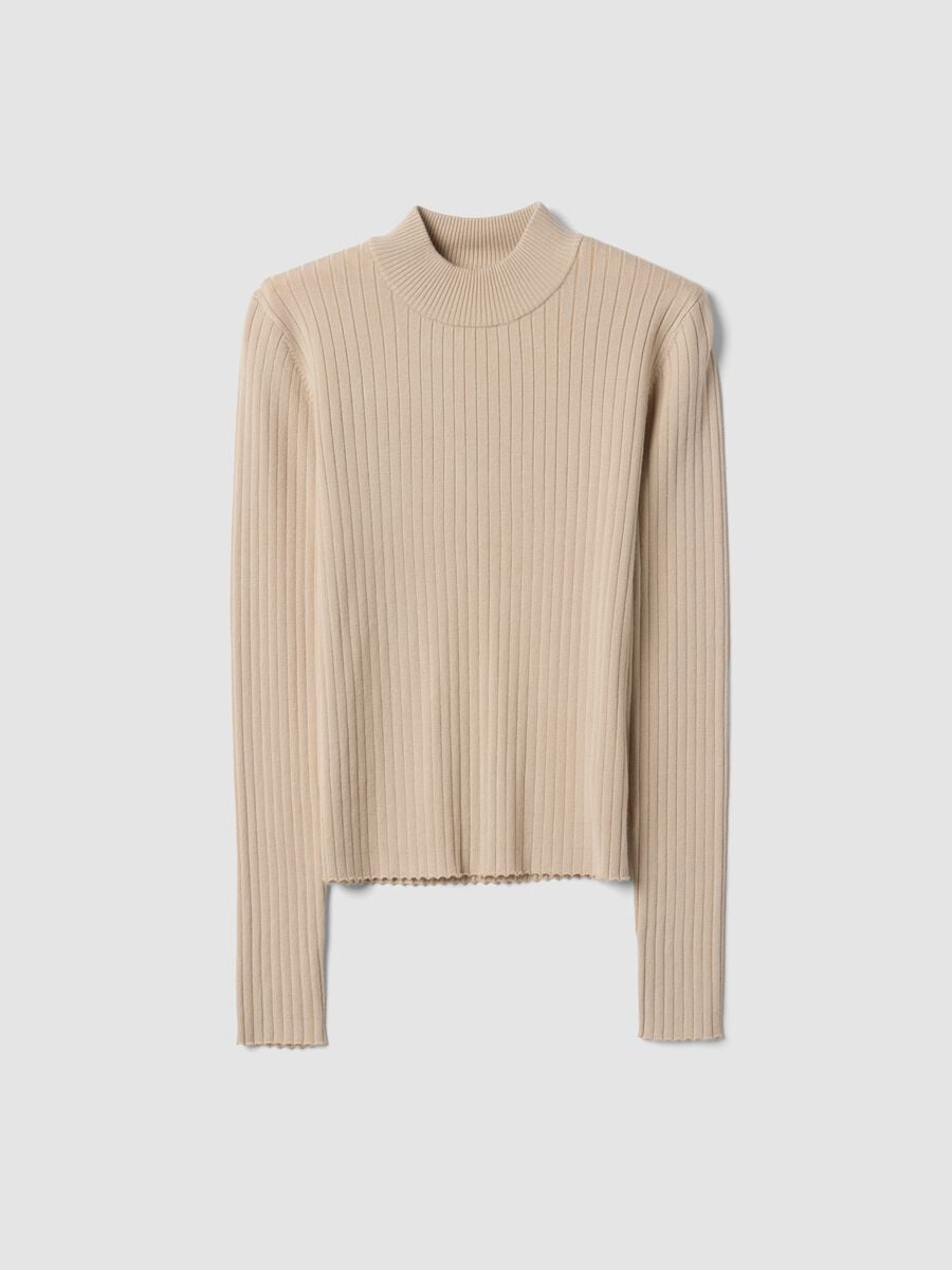 Maglia beige in misto viscosa a coste con collo rialzato_4