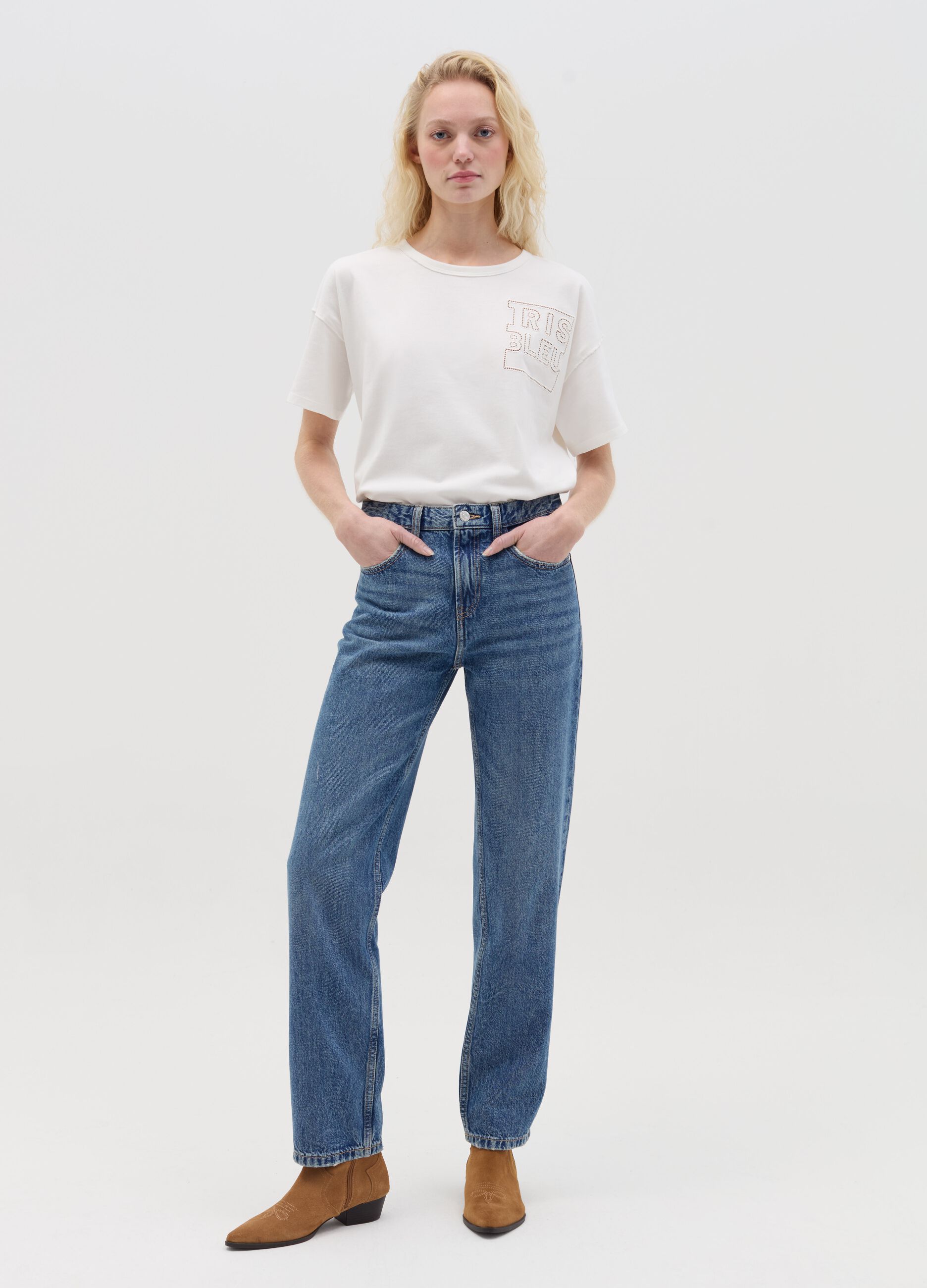 T-shirt with "Iris Bleu" embroidery