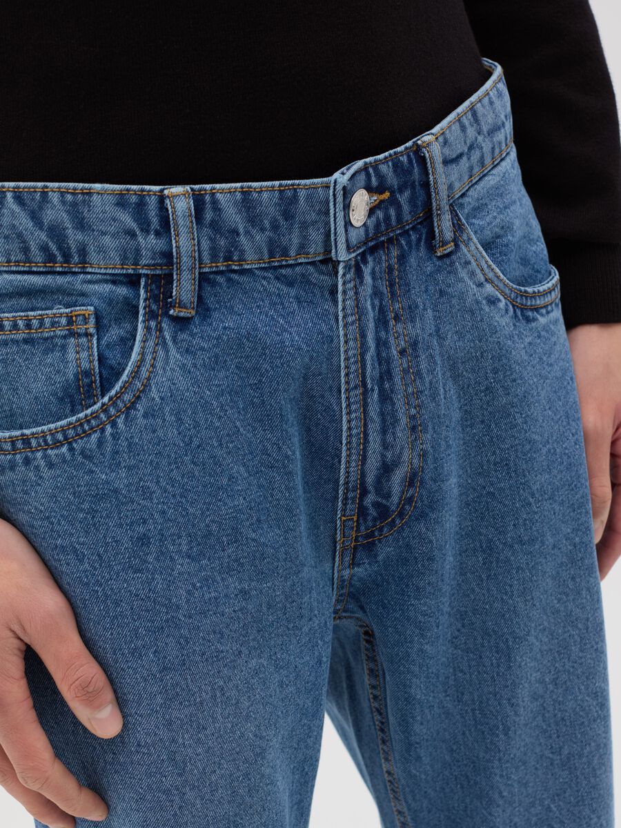 Slim-fit jeans with five pockets_2