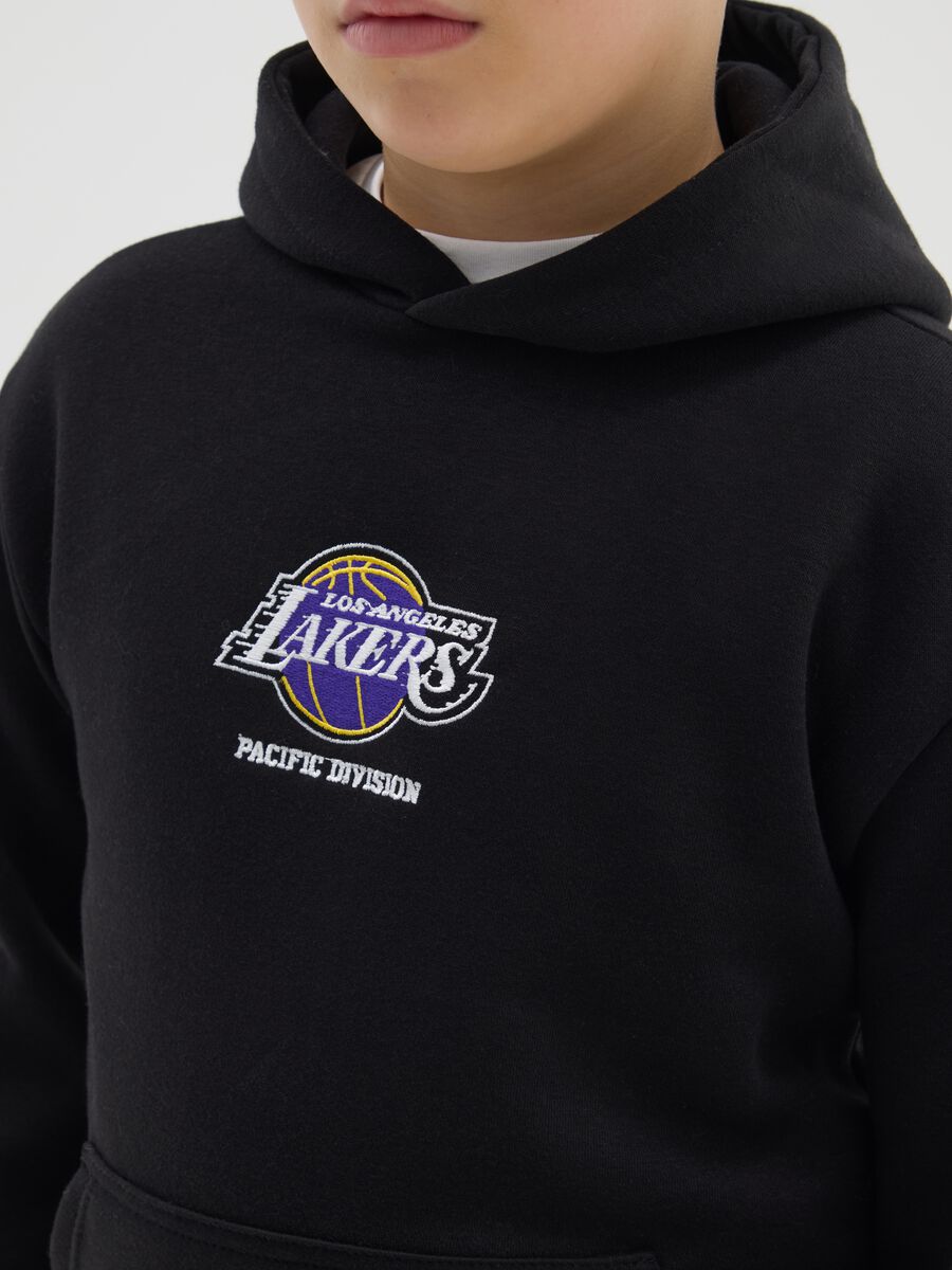 Children's black cotton blend sweatshirt regular fit with Lakers logo_2
