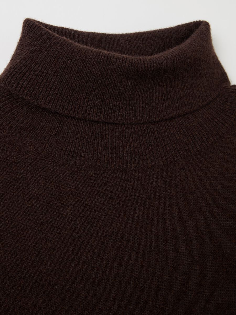 Lambswool pullover with high neck_5