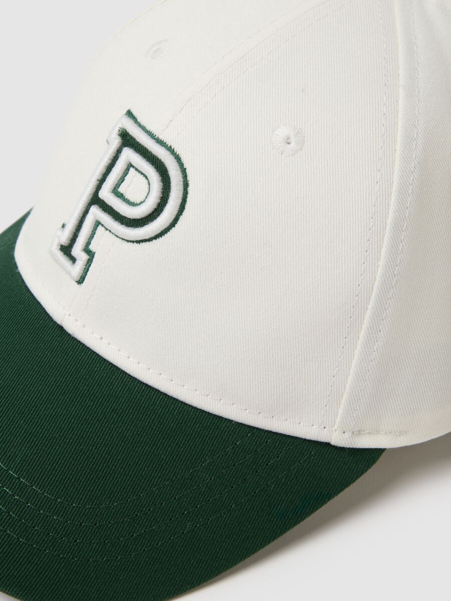 Multicoloured pure cotton baseball cap with embroidered P_2