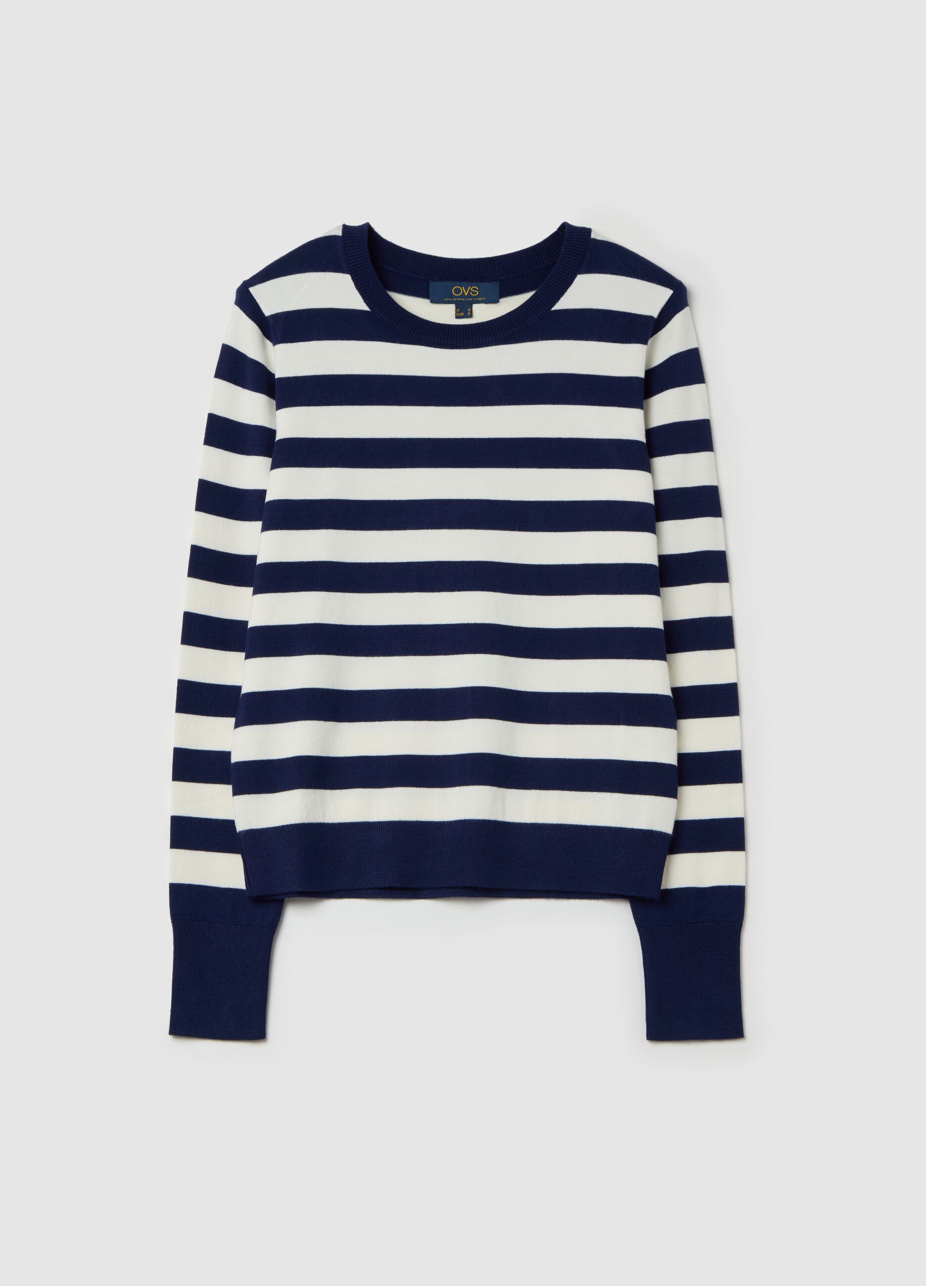 Long-sleeved top with striped pattern