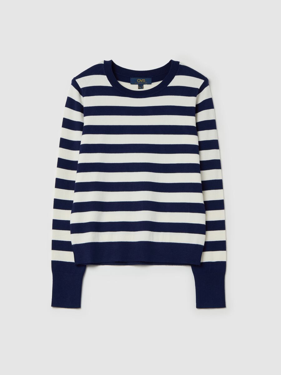 Long-sleeved top with striped pattern_4