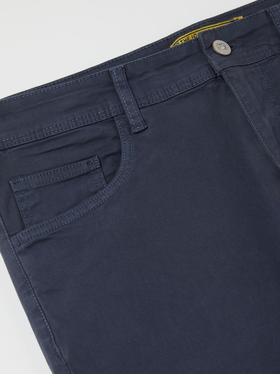 Skinny-fit trousers with five pockets_5