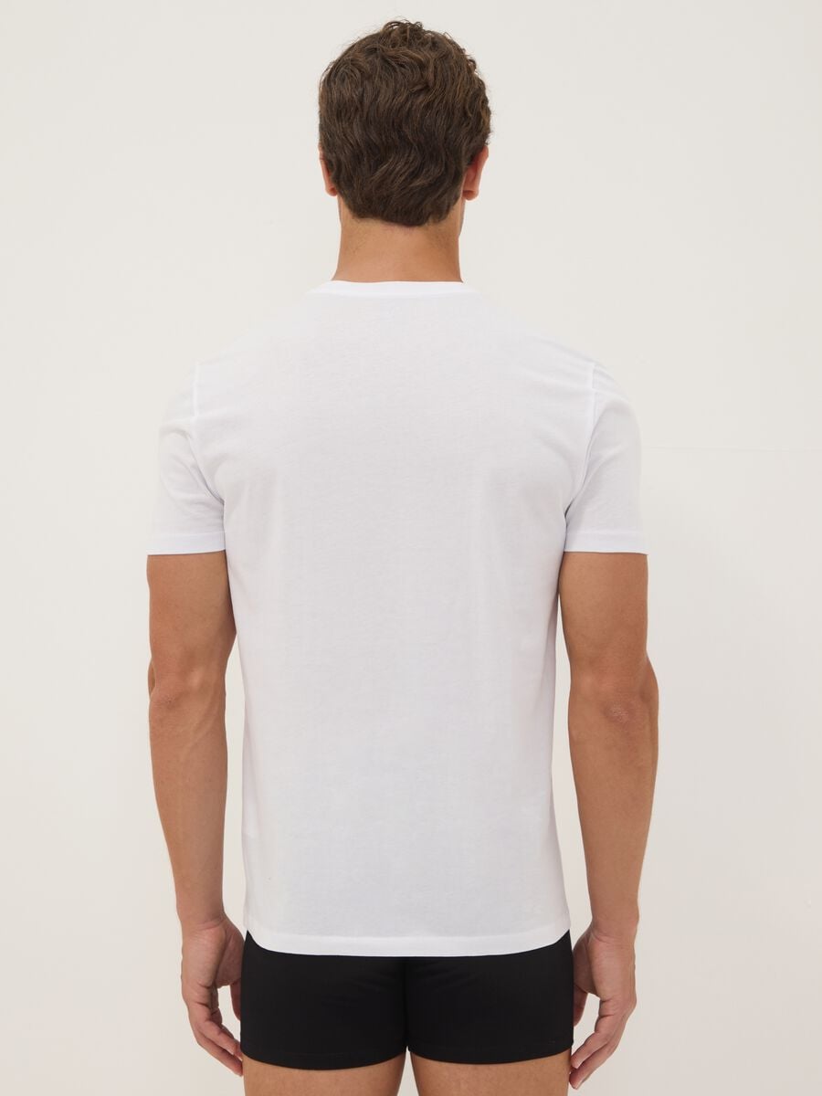 Tripack di t-shirt bianche in cotone organico con scollo a V_3
