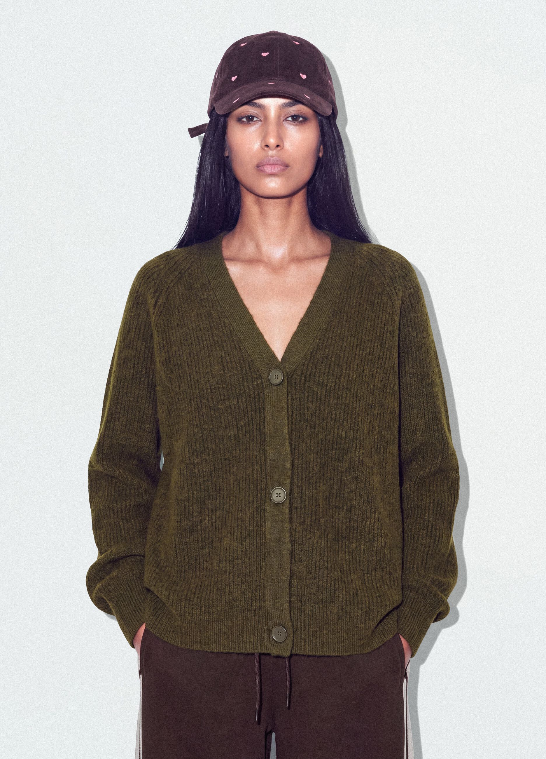 Cardigan verde in lana elasticizzata con scollo profondo a V over fit