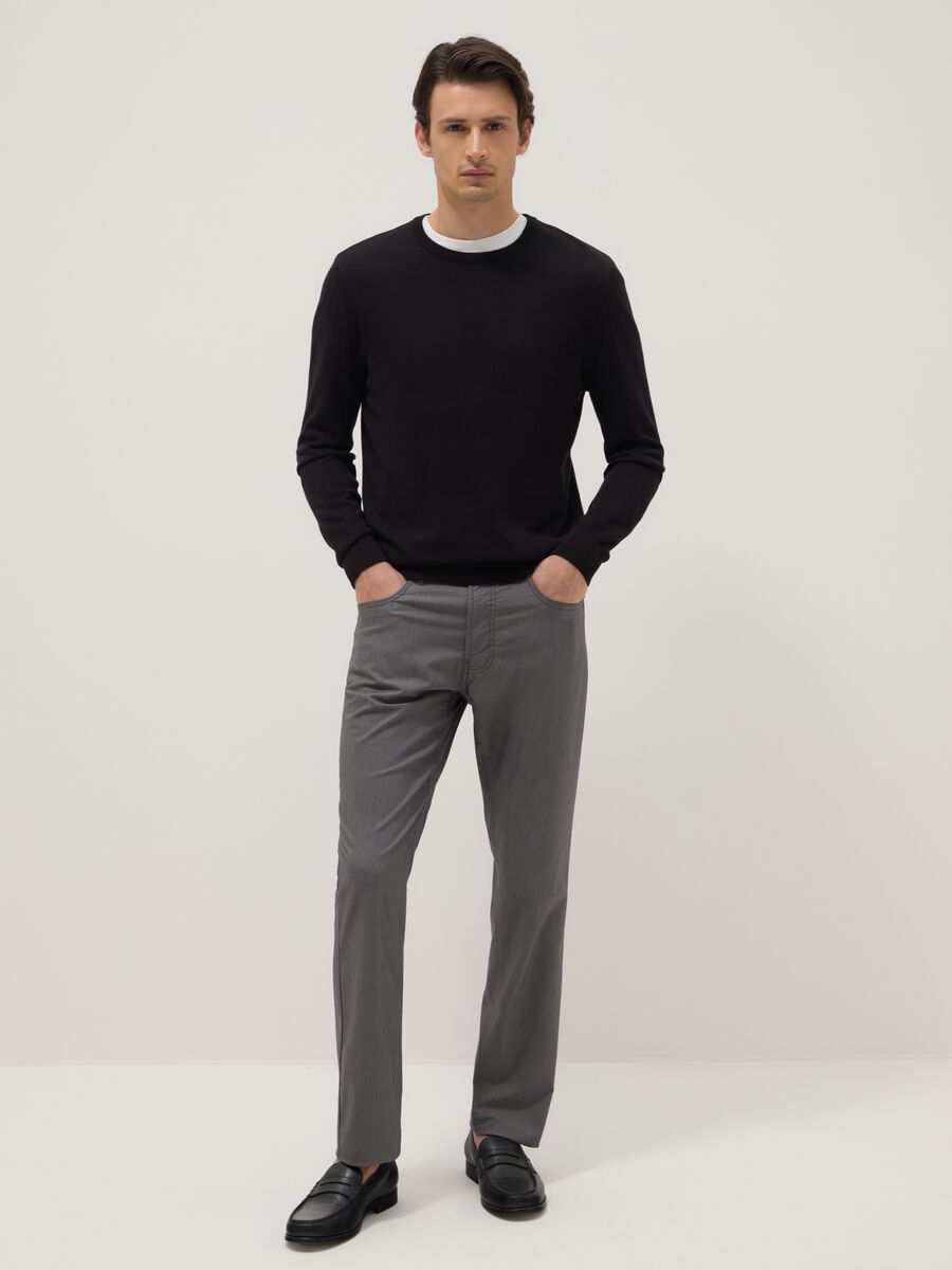 Pantaloni chino in misto cotone elasticizzato grigi slim fit_0