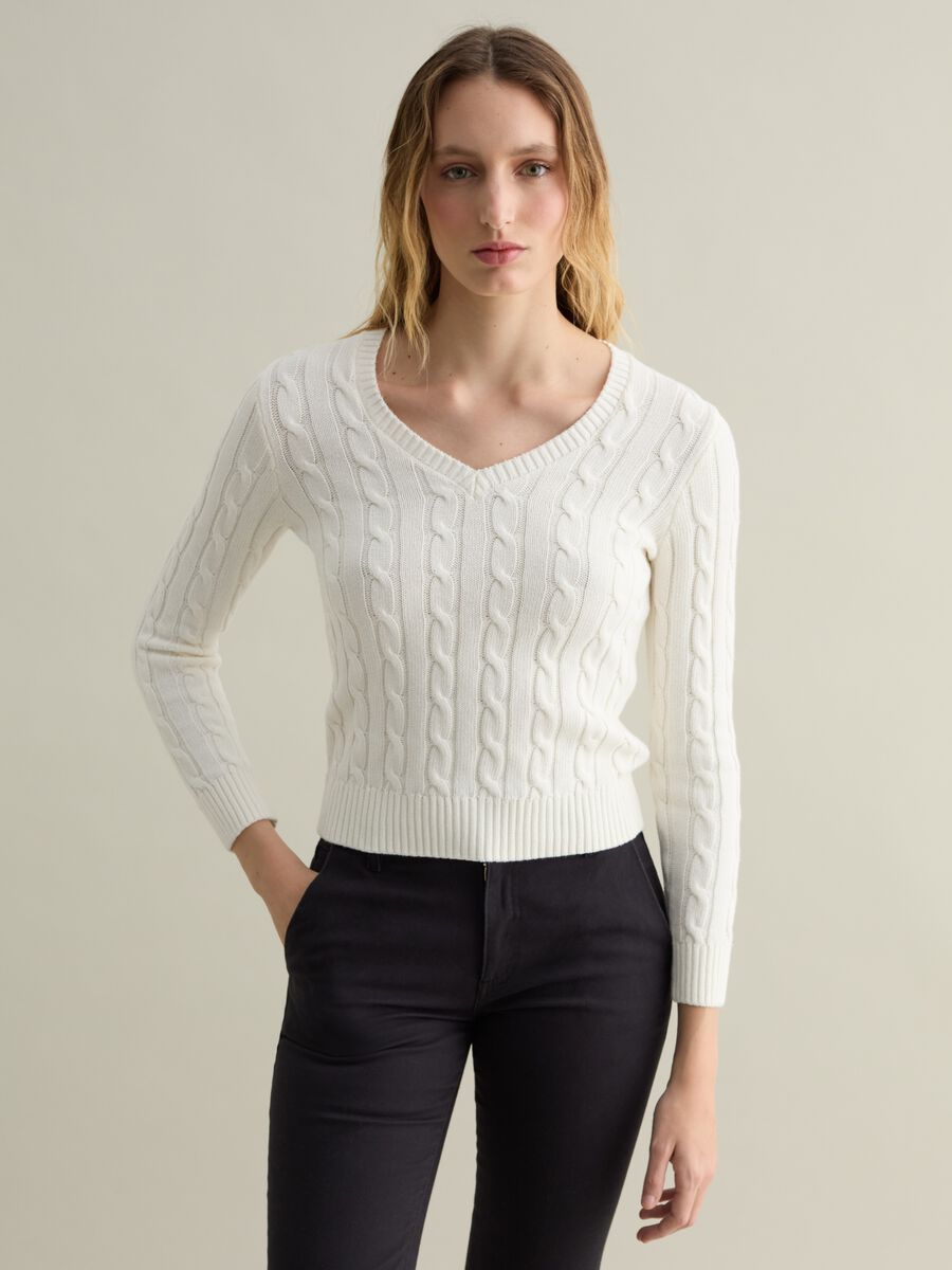 Cable-knit pullover with V neck_0