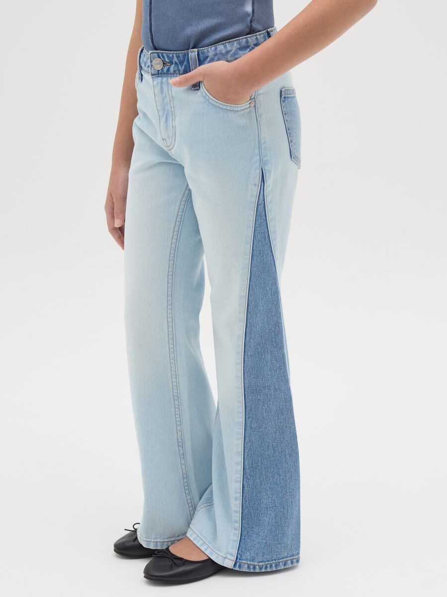 Flare-fit jeans with contrasting details_3