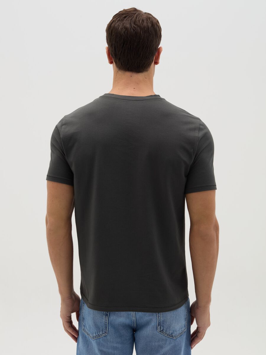 Slim-fit T-shirt in organic cotton_2
