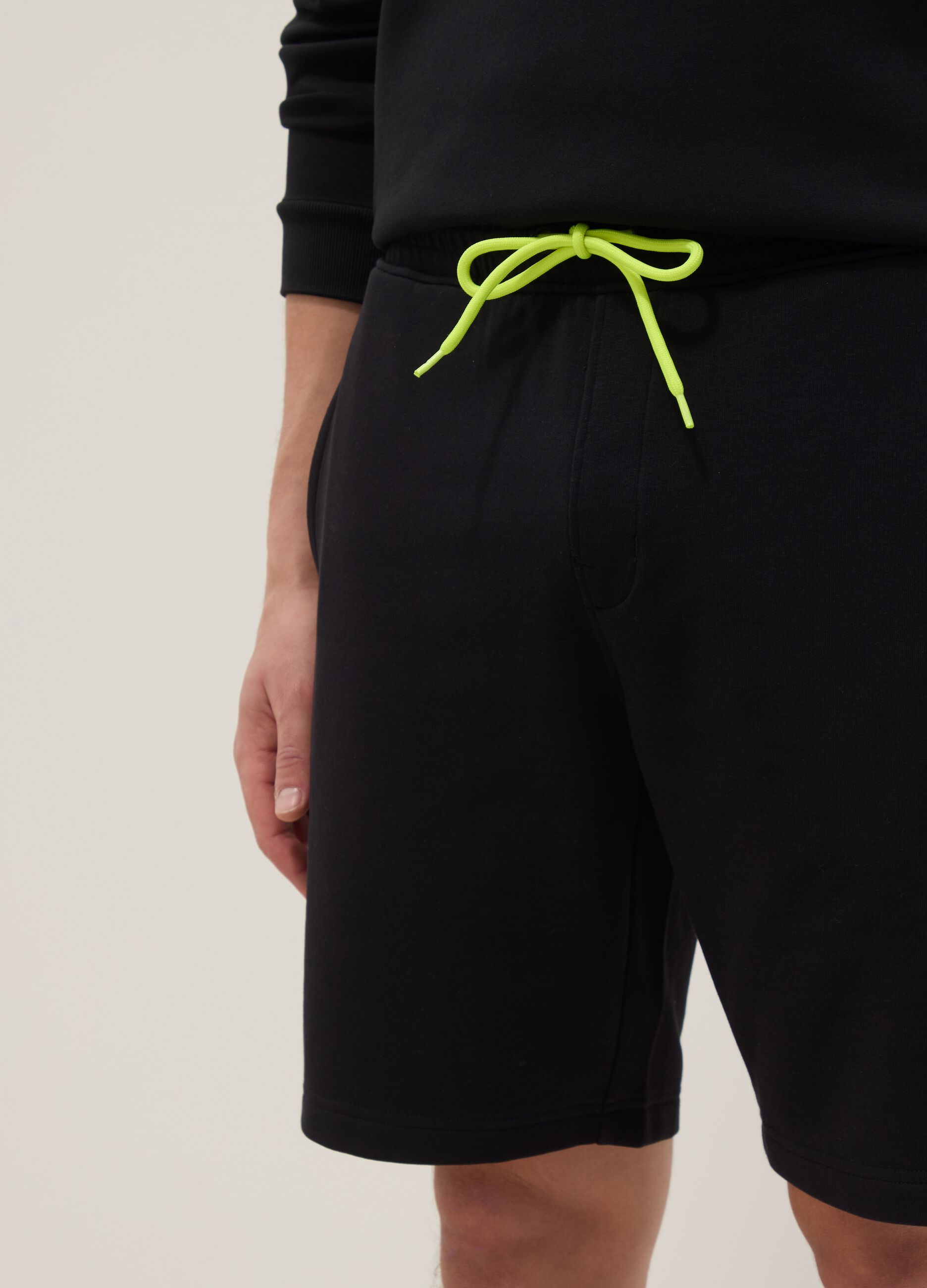 Black cotton-blend Bermuda shorts with elasticated waist, regular fit