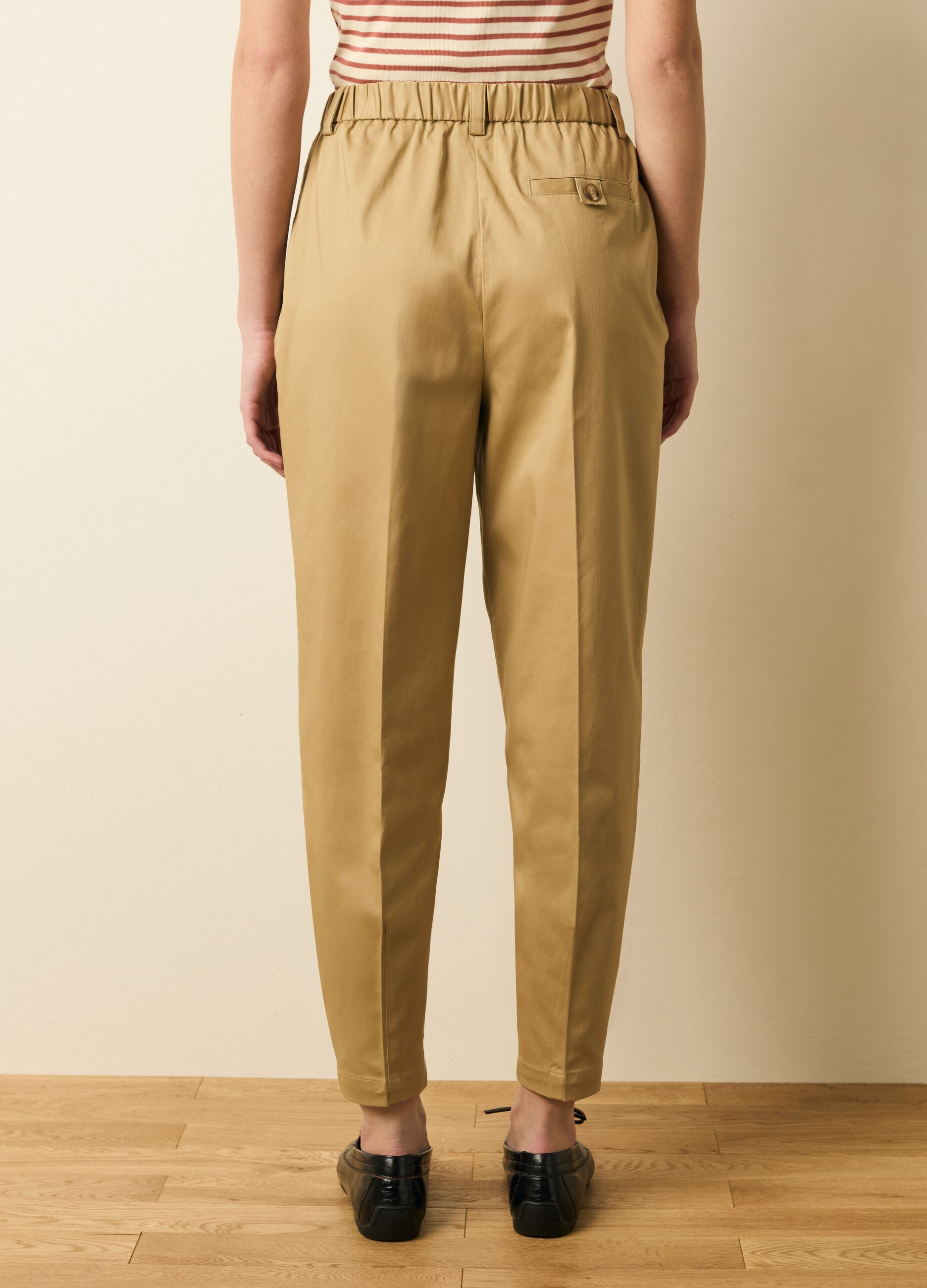 Cropped chino trousers with darts