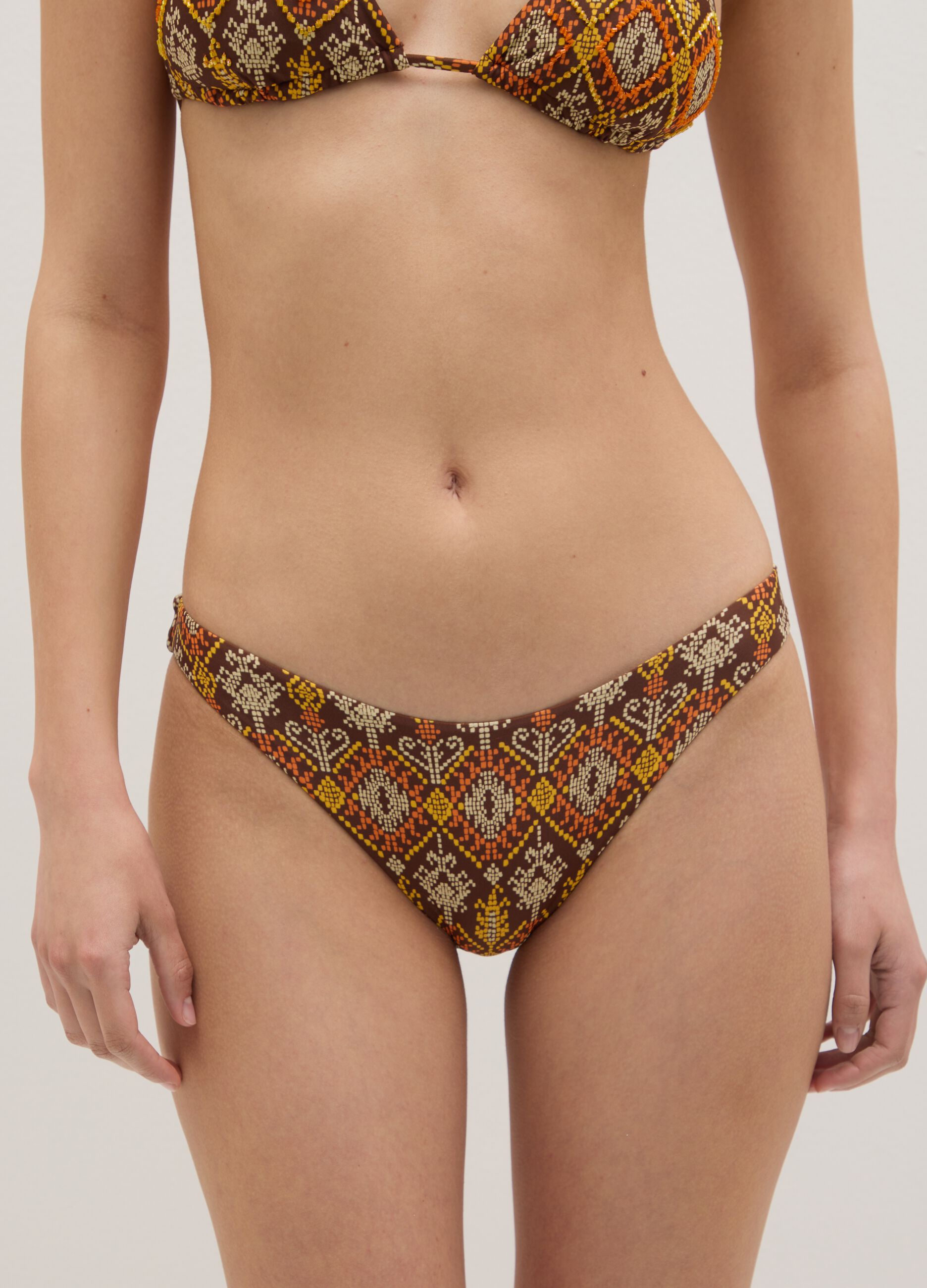 Women’s briefs in multicoloured stretch fabric