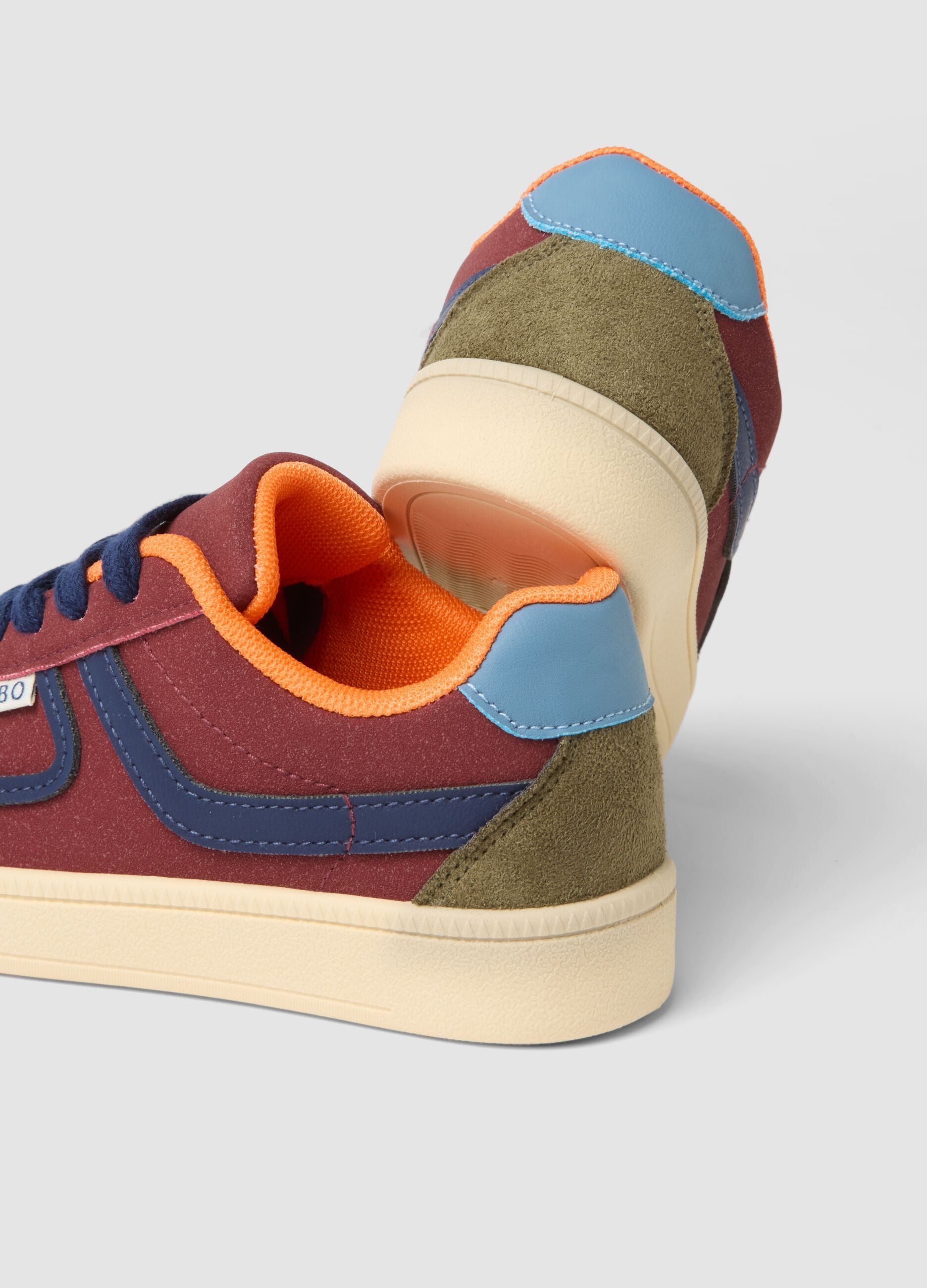 Multicolour trainers with contrast details