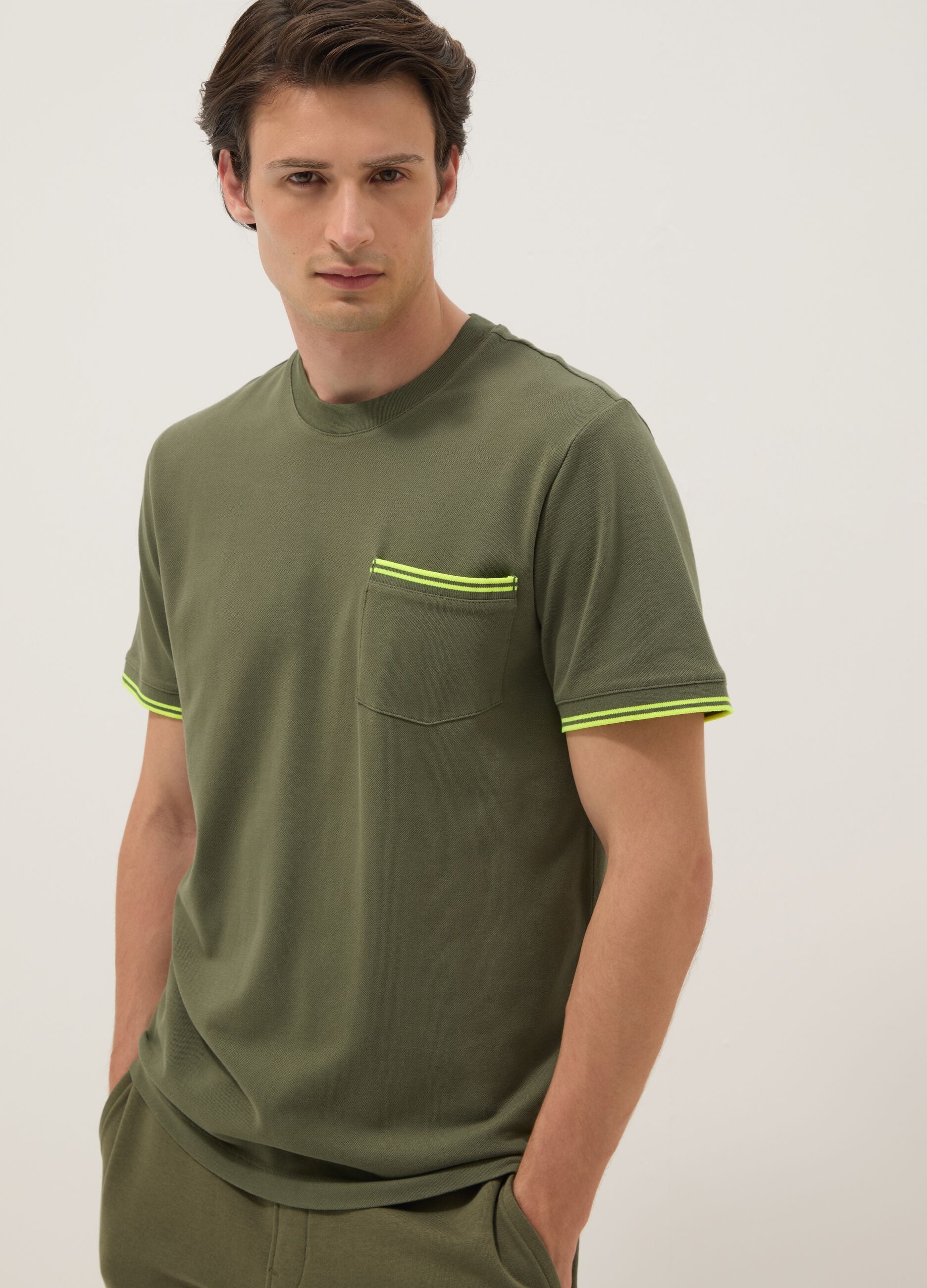 Green stretch cotton T-shirt with chest pocket