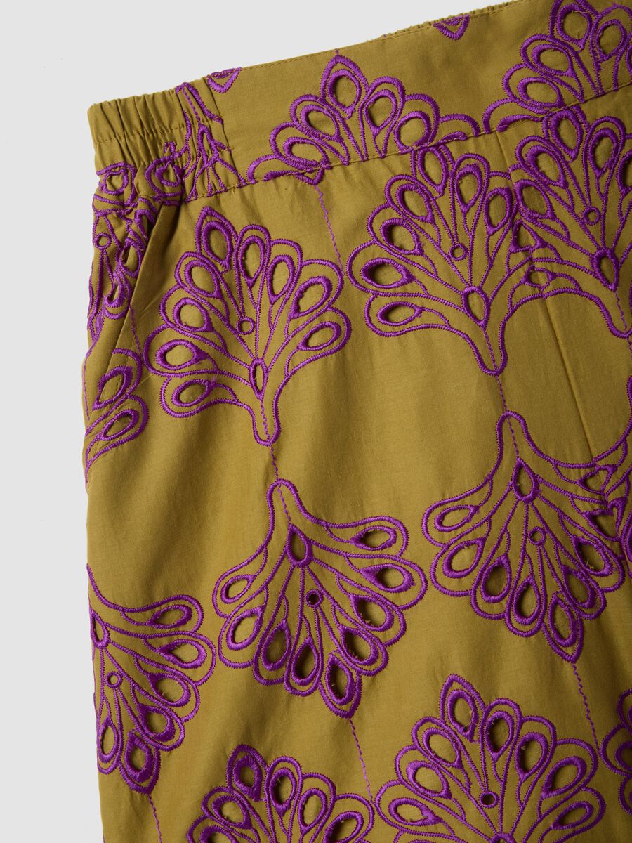 Shorts multicolor in puro cotone con ricami traforati regular fit_5