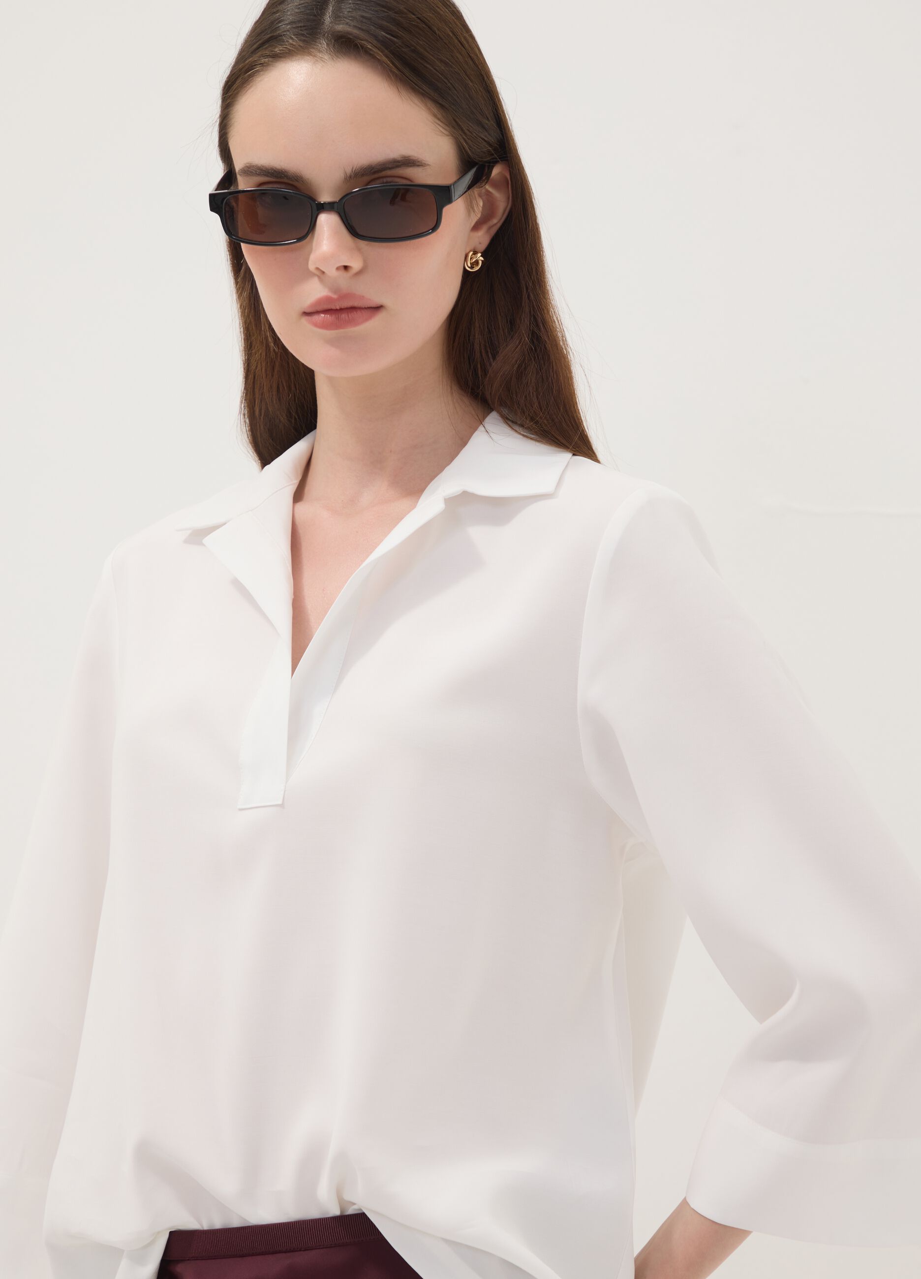 White viscose-blend shirt with classic collar