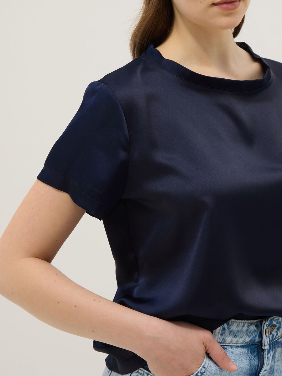 Blue short-sleeve T-shirt with soft neckline, regular fit_3