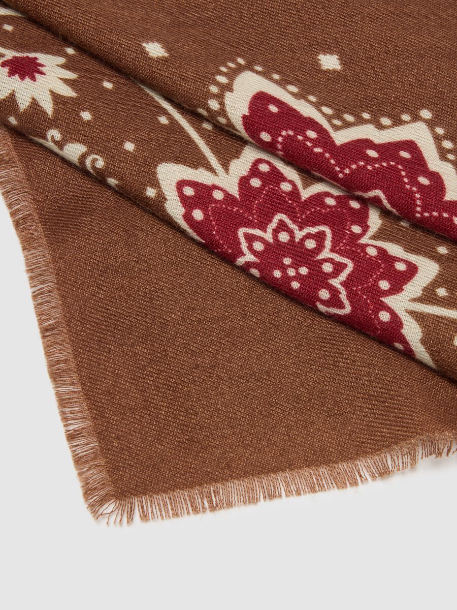 Brown scarf with floral details_1
