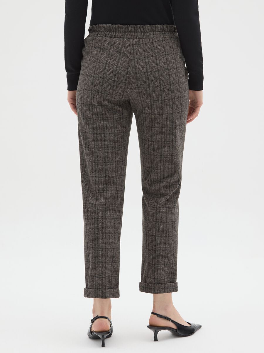 Pantaloni marroni a quadri in tessuto elasticizzato regular fit_2