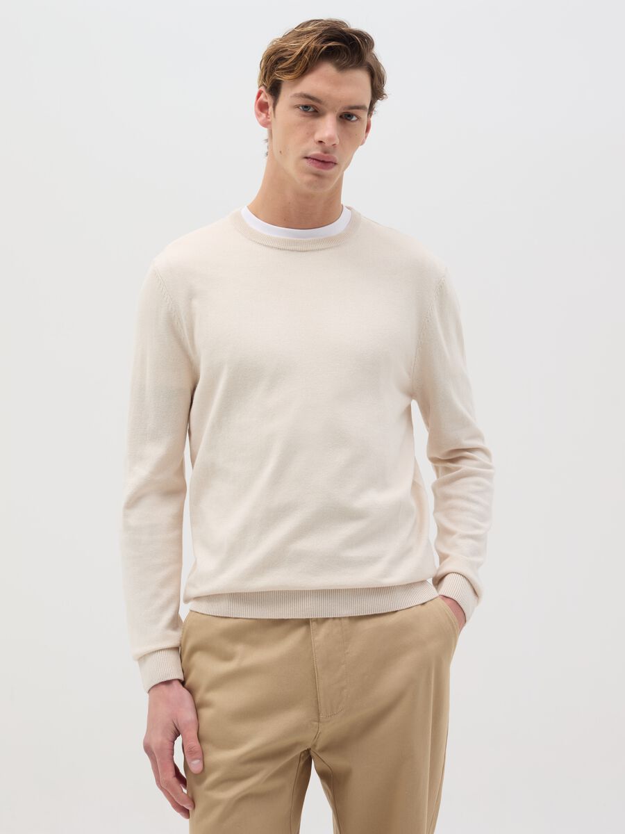 Round neck pullover_0