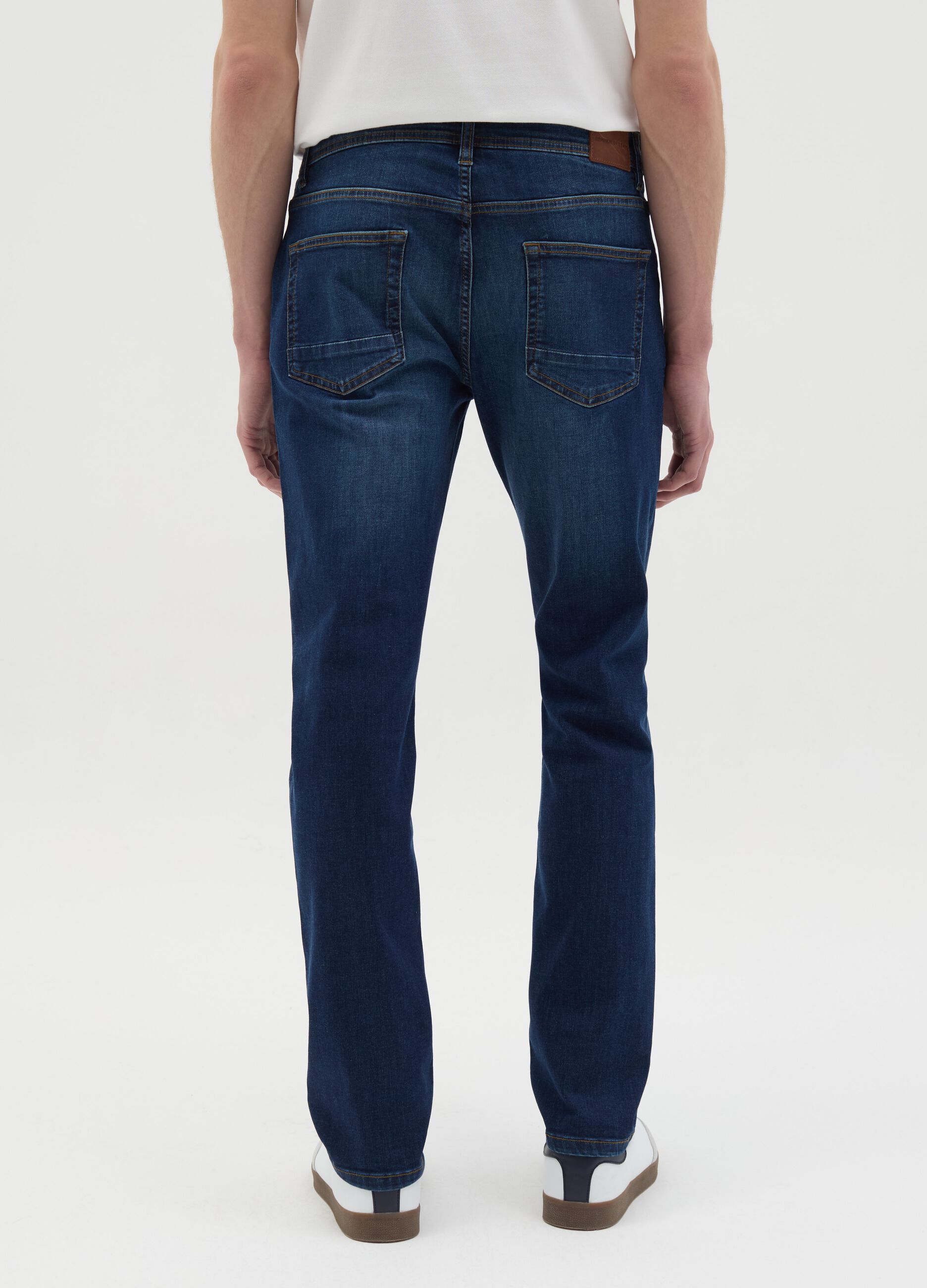 Slim-fit jeans with five pockets
