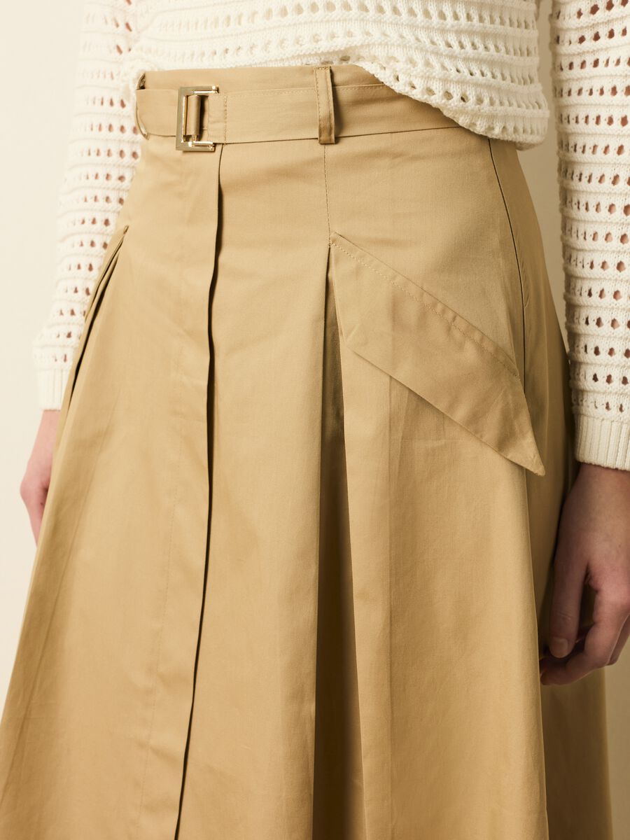 Long full skirt with buckle_2