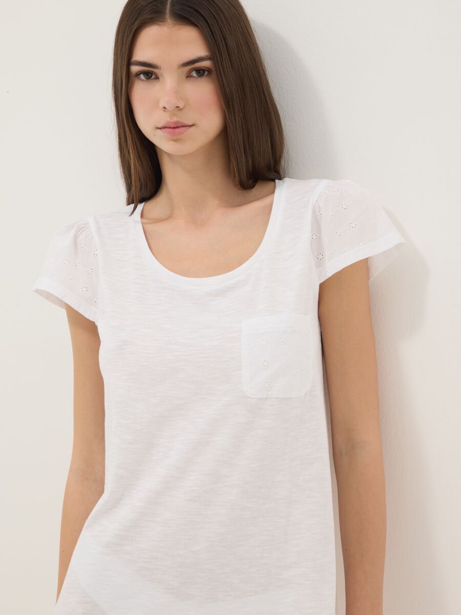 White organic cotton nightshirt with chest pocket_3