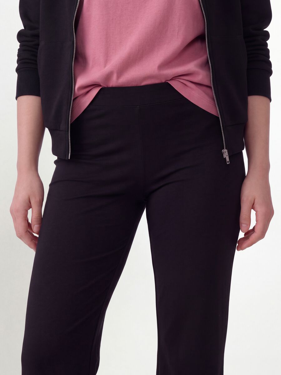 Black flared leggings in stretch cotton_2