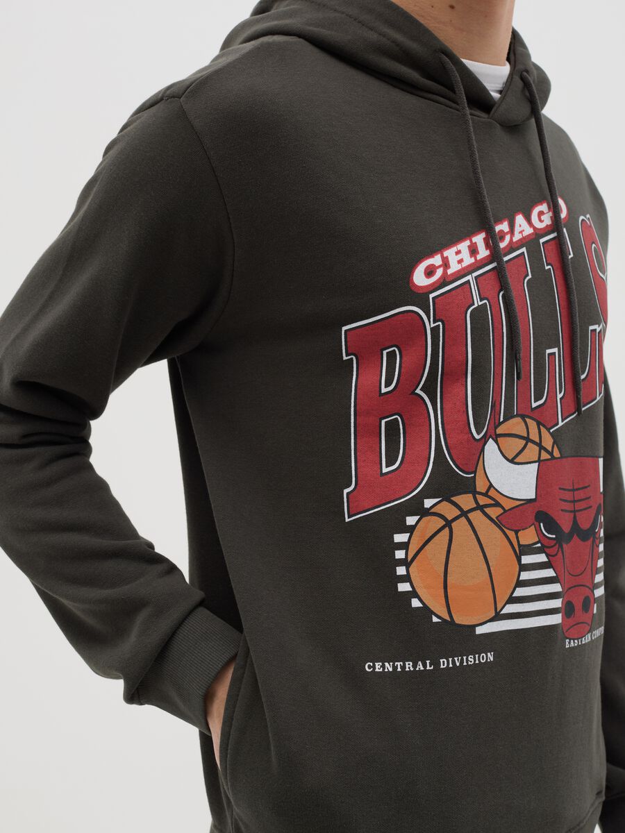Grey NBA Chicago Bulls sweatshirt with hood_2