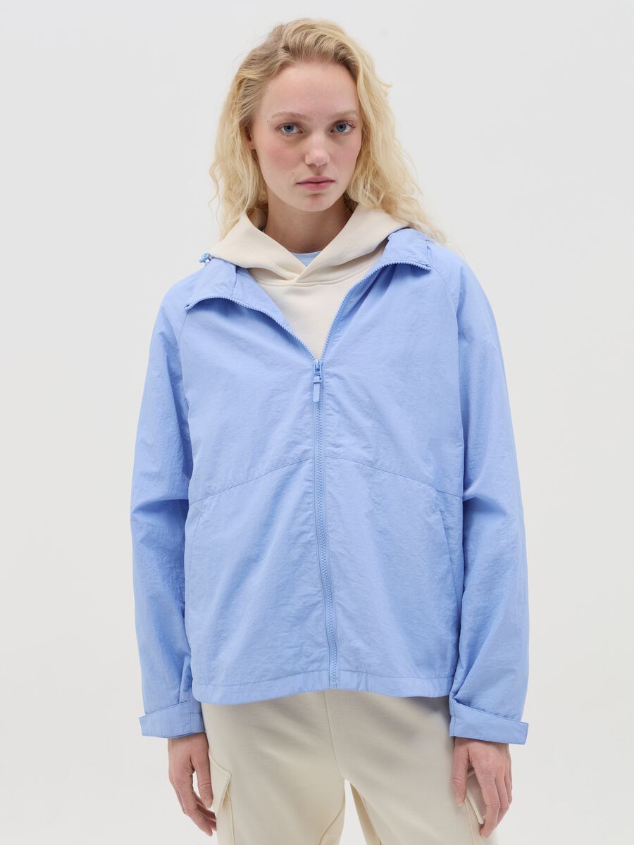 Essential short jacket with zip and hood_0