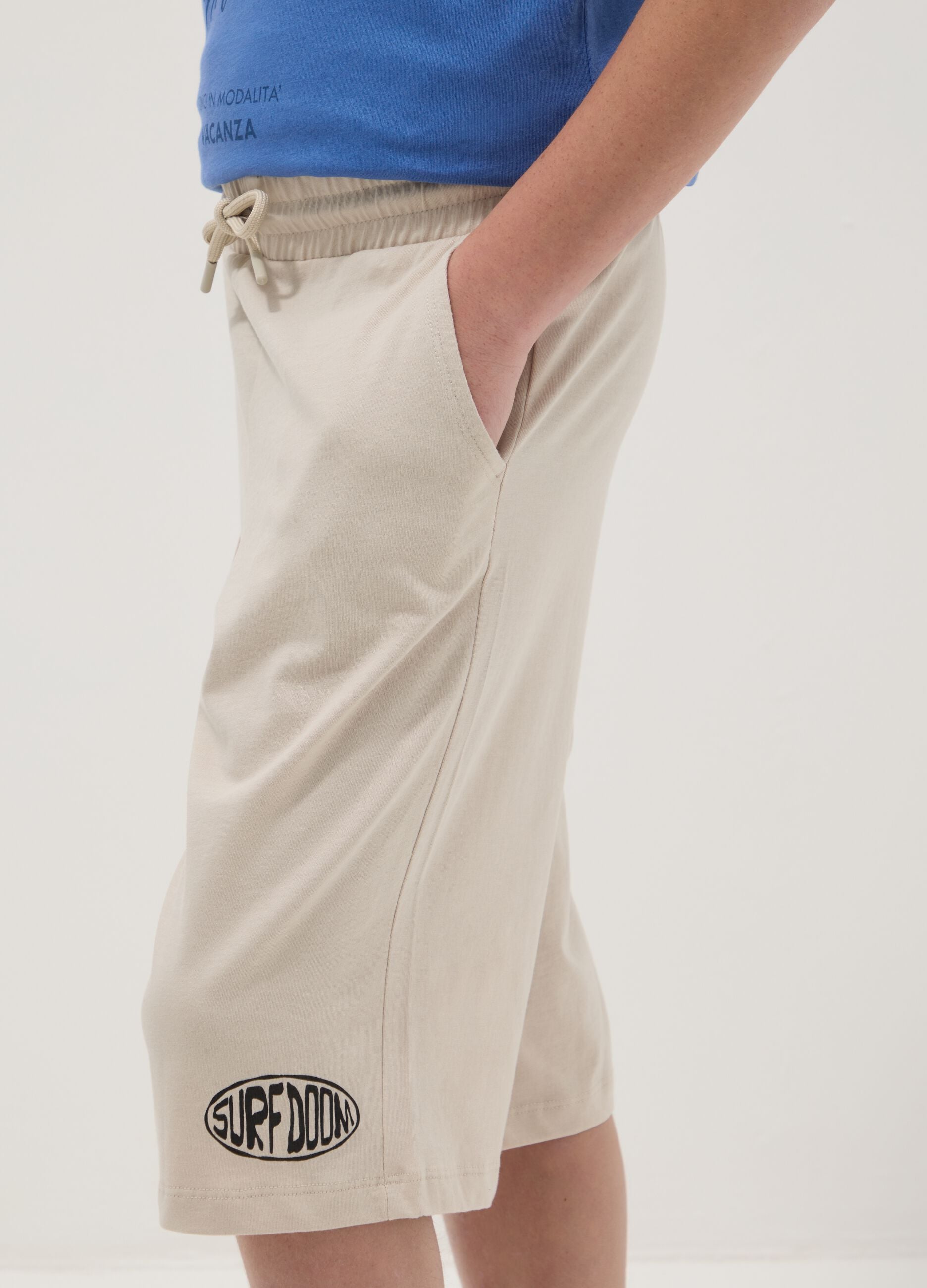 Beige organic cotton Bermuda shorts with elasticated waist