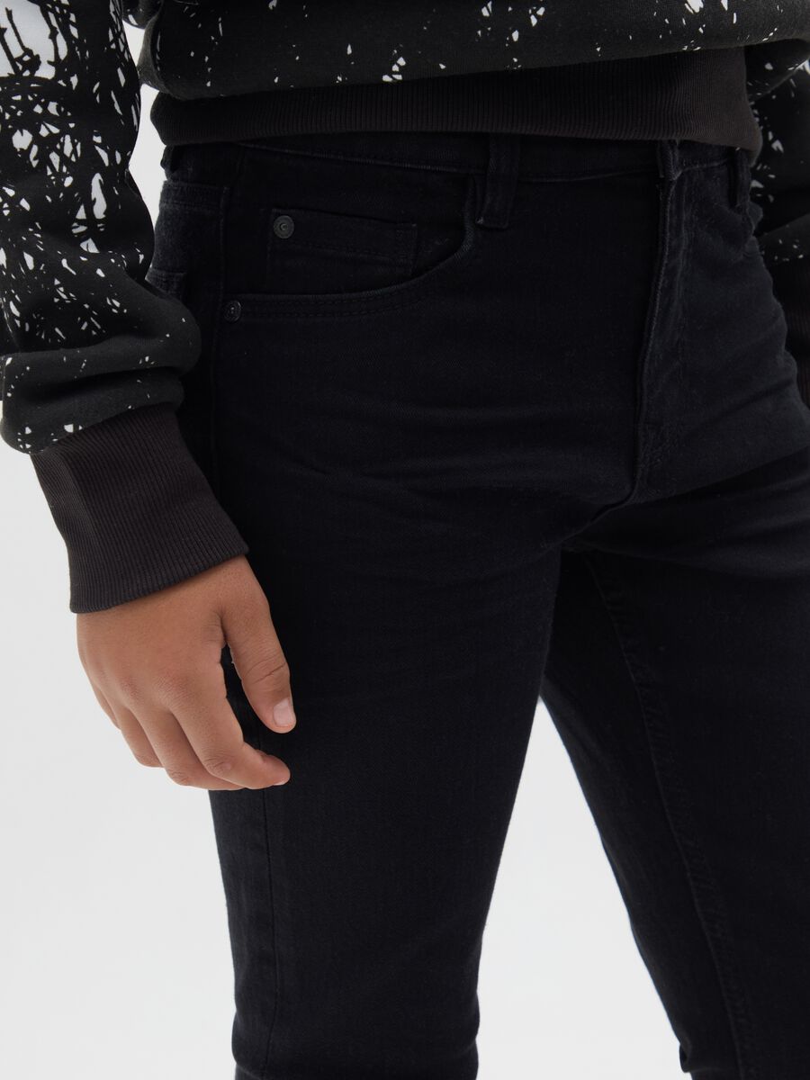 Jeans da ragazzo in denim nero regular fit_3