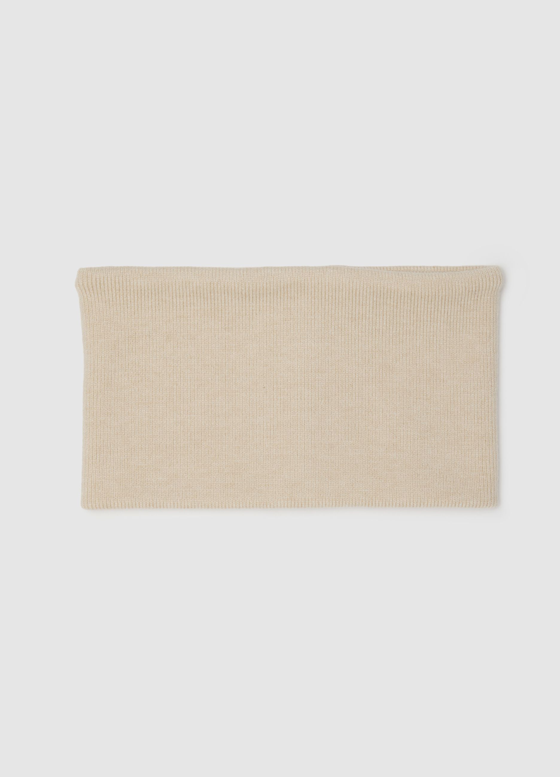 Beige girl's scarf