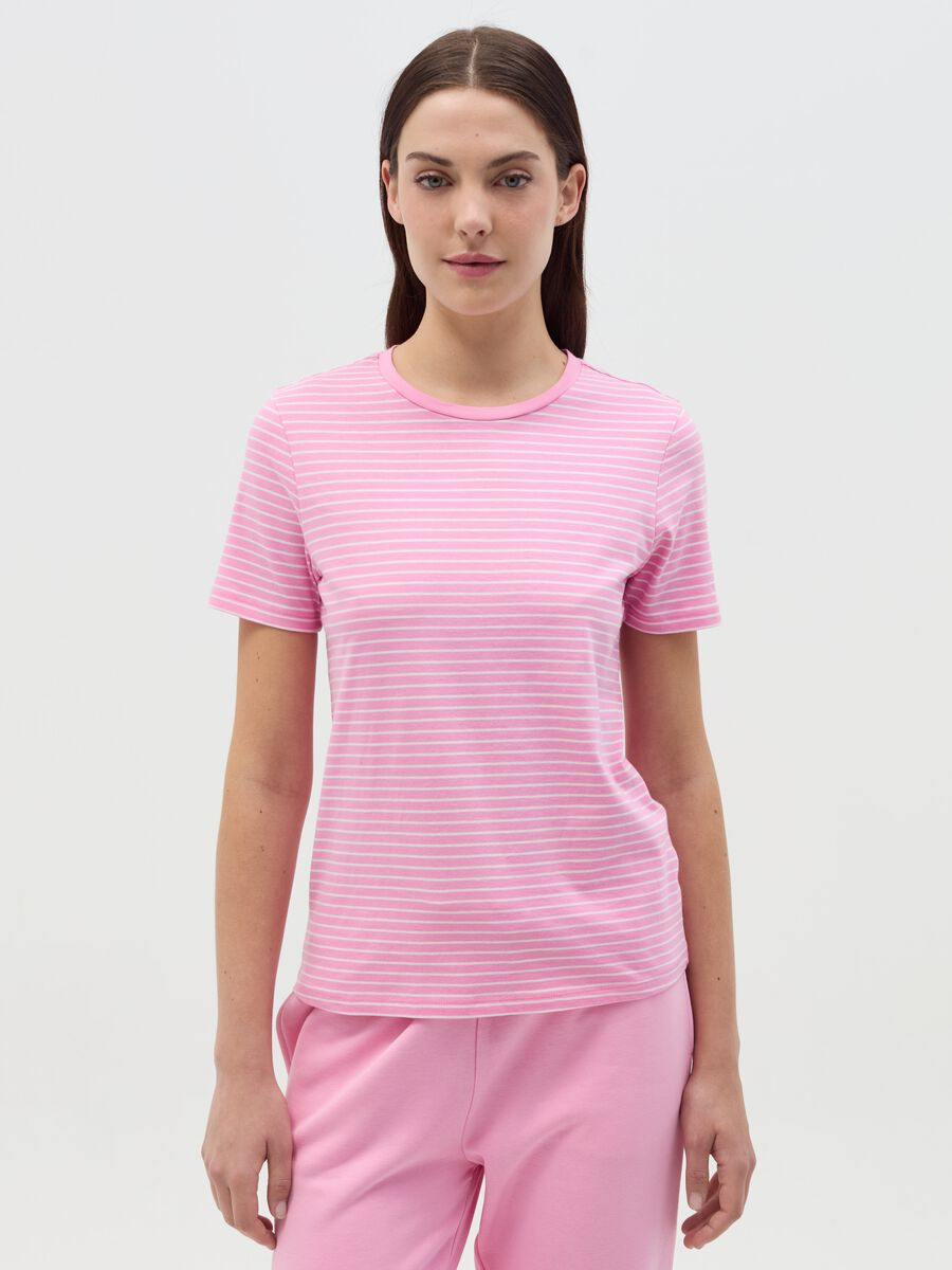 Essential cotton T-shirt with thin stripes_0