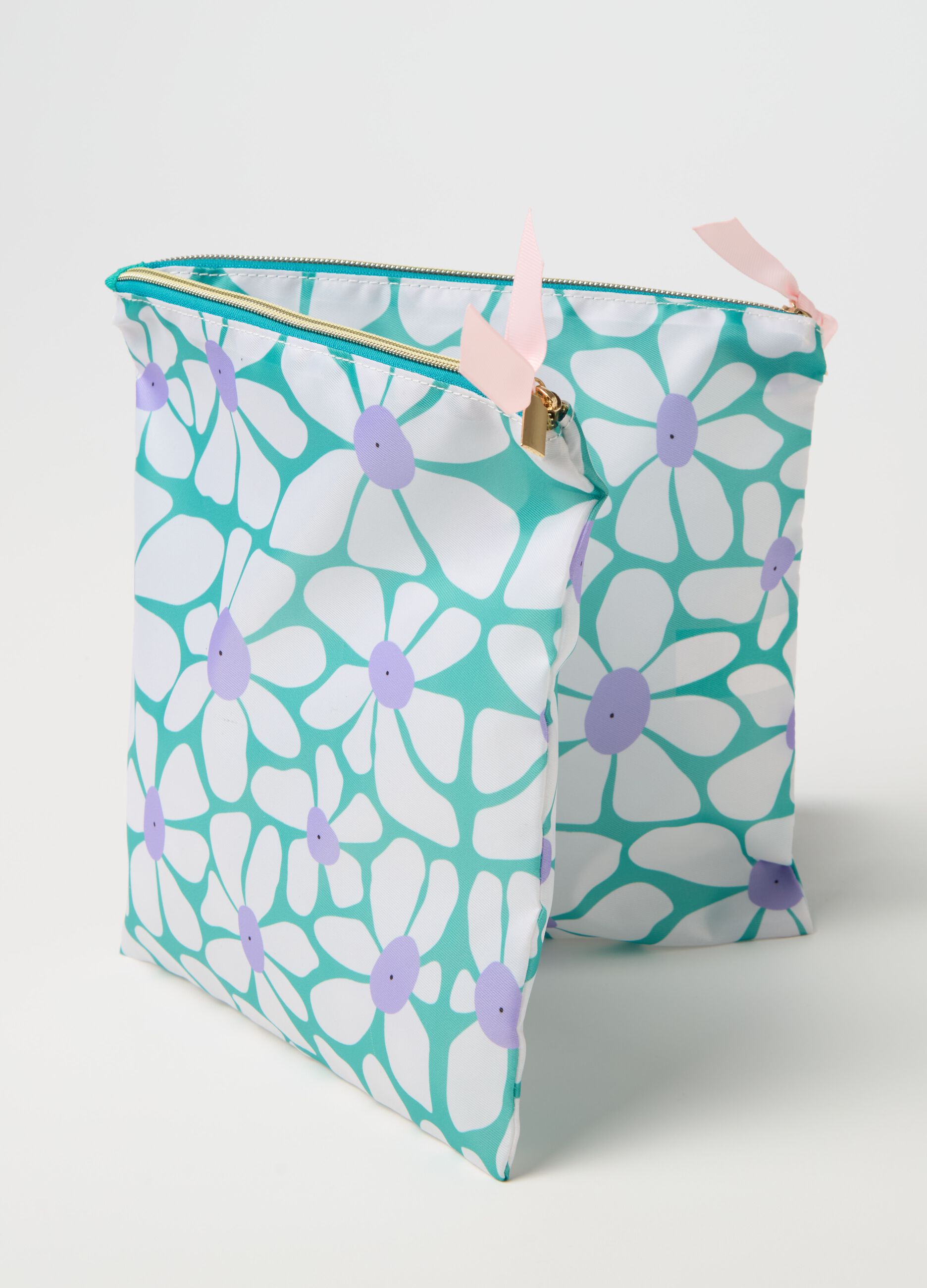 Travel clutch with floral print