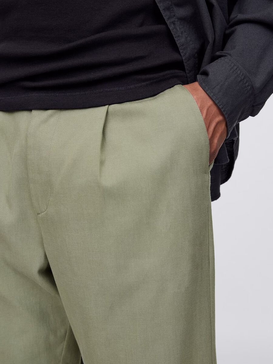 Green wide-leg trousers in Lyocell and cotton_4