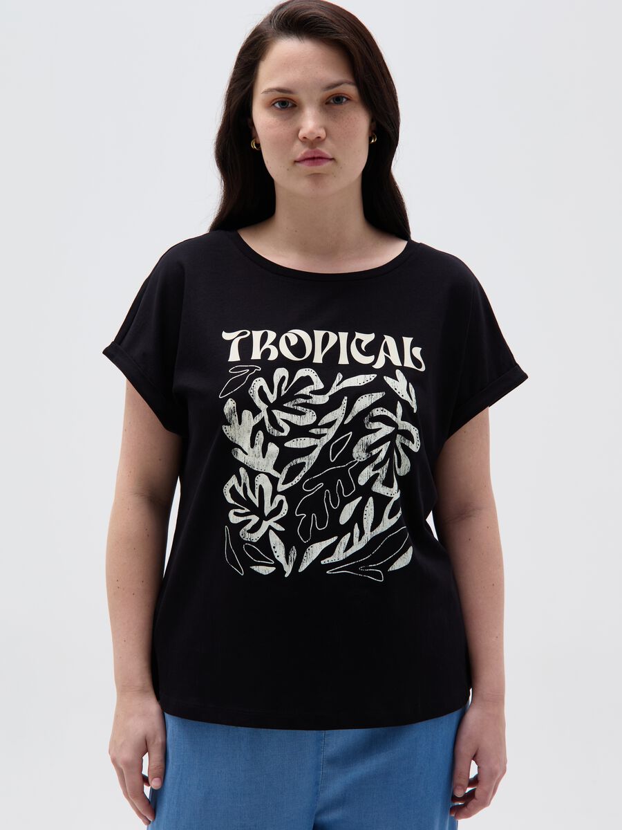 Curvy T-shirt with tropical print_0