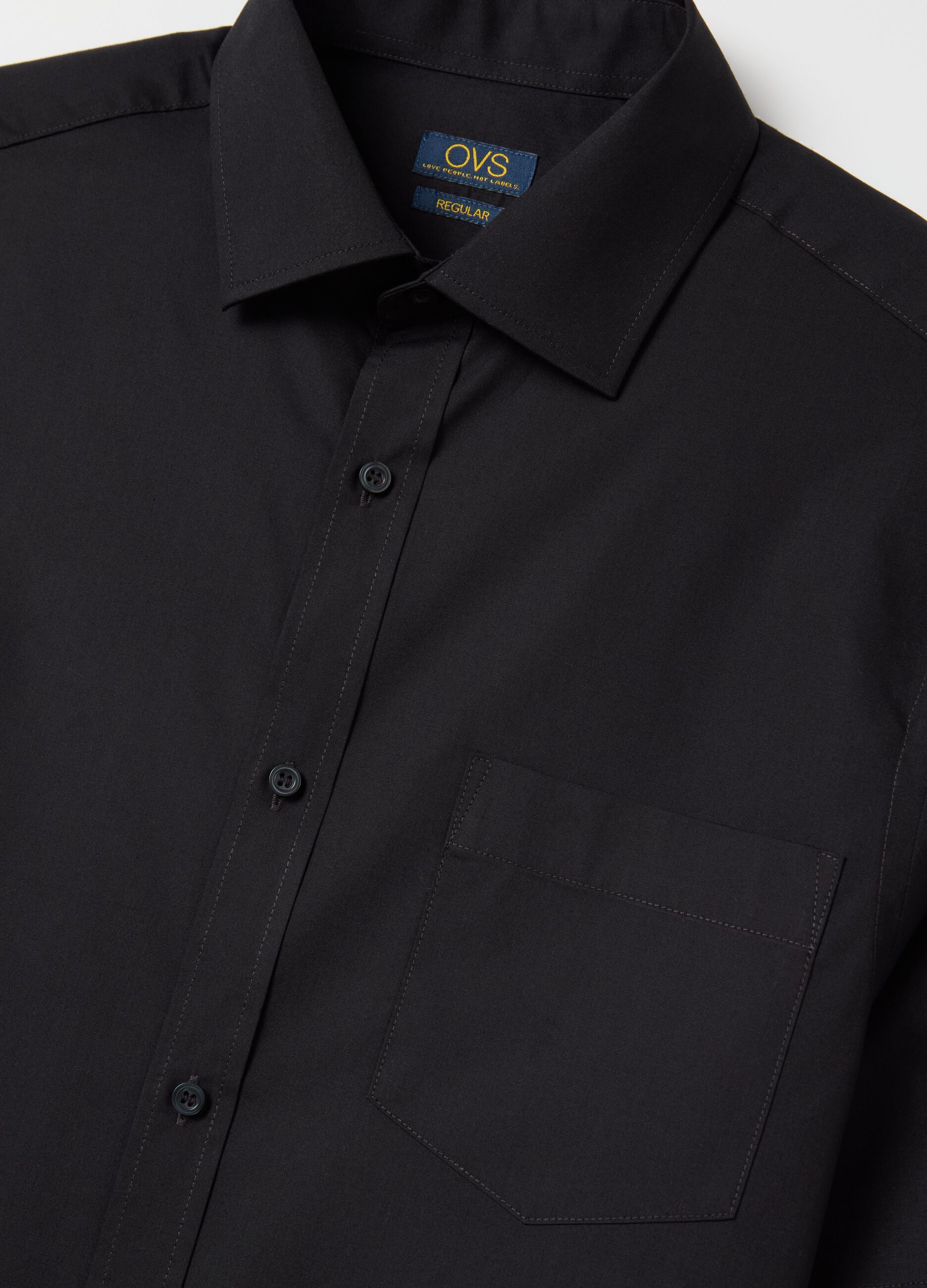 Regular-fit easy-iron shirt with short sleeves
