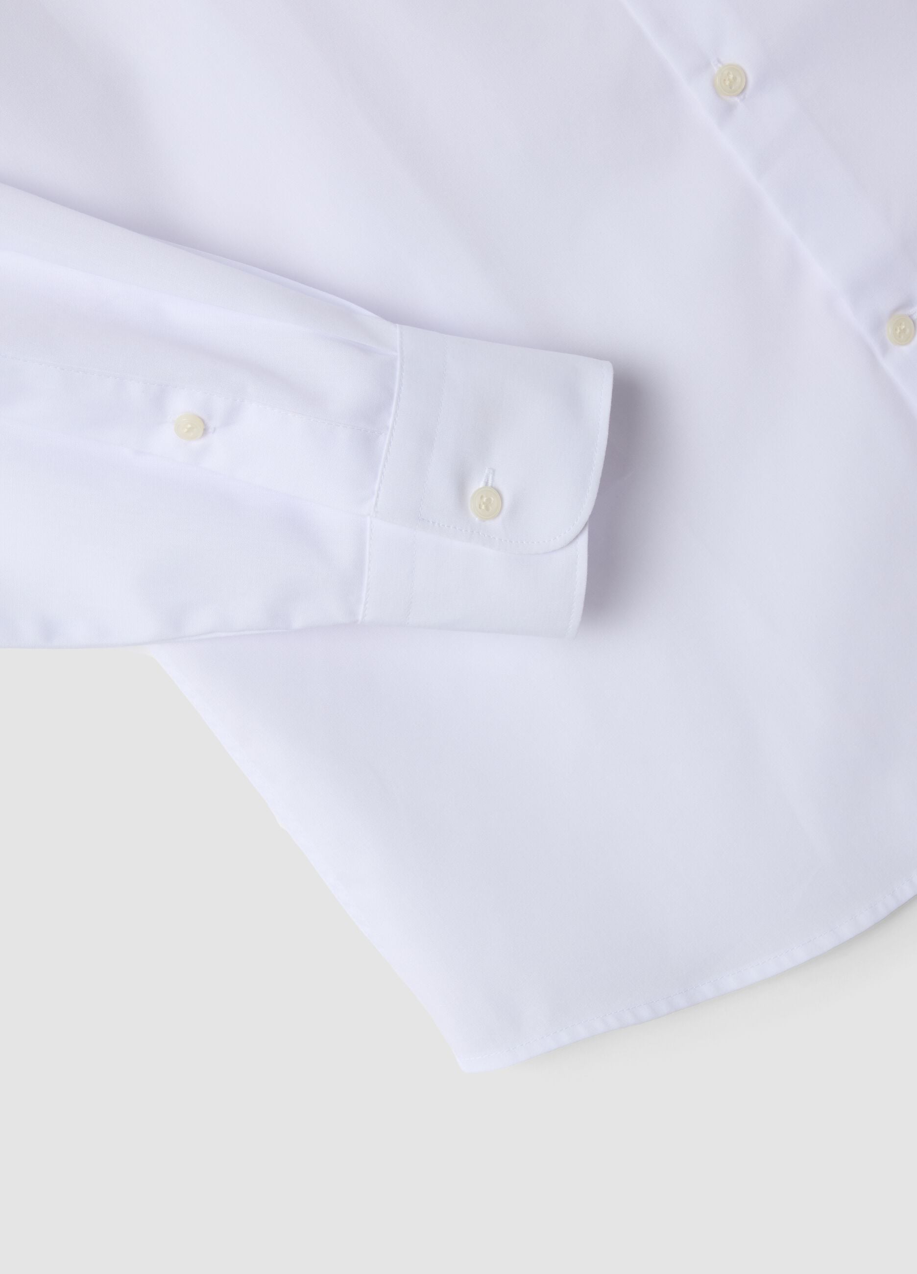 Camicia bianca slim fit con colletto classico easy iron