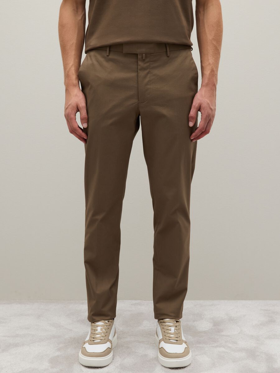 Brown stretch cotton trousers with zip and button_1